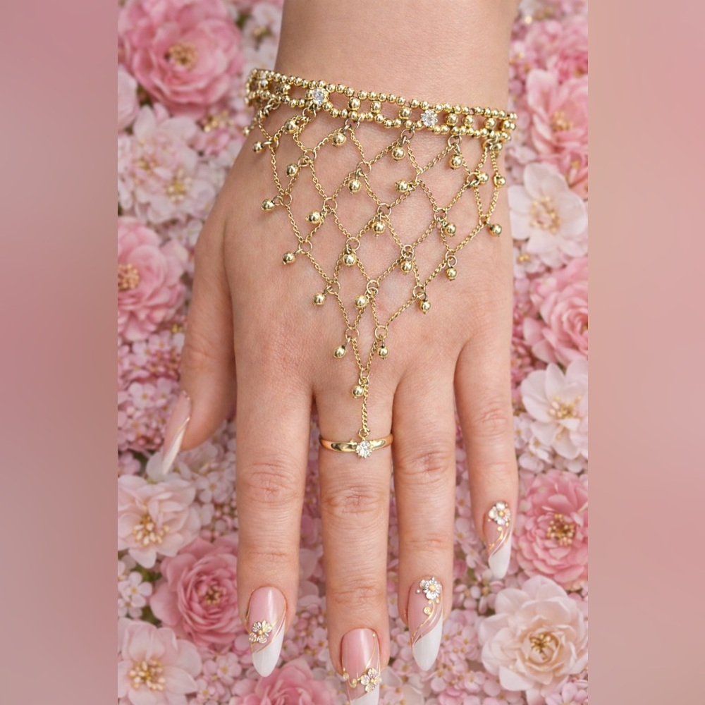 Avon Glamorous 2005 Vintage Hand Chain Ring Bracelet Gold Tone Rhinestone Fringe